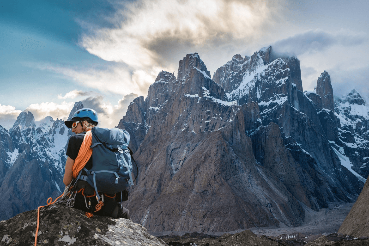 Climb Pakistan’s Cliffs Background